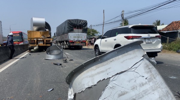 Tai nạn giao thông nghiêm trọng trên QL1 qua Khánh Hòa: Một nạn nhân chuyển biến nặng