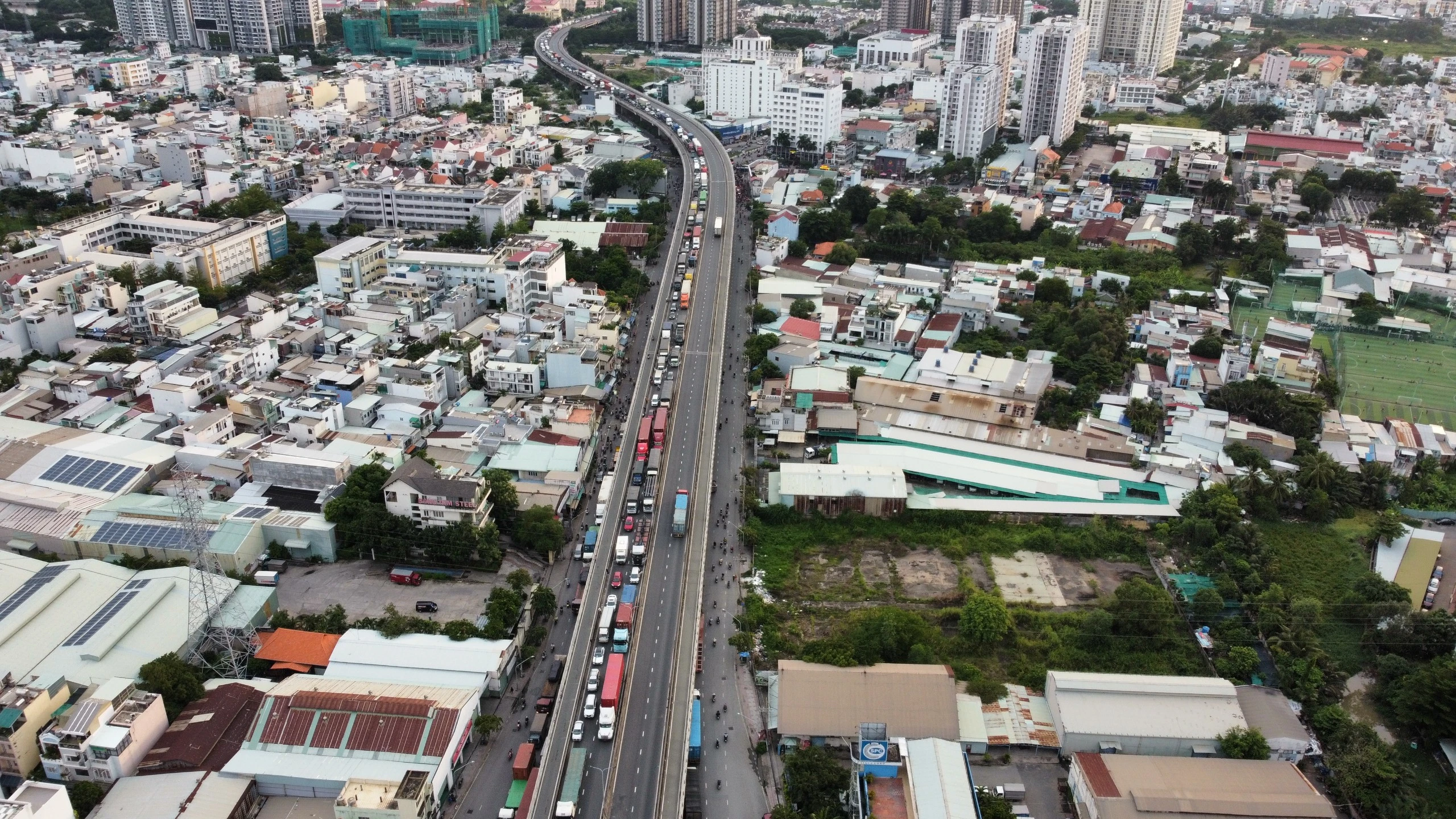 Tai nạn liên hoàn ở cầu Phú Mỹ: Xe tải đông lạnh tuột dốc không phanh