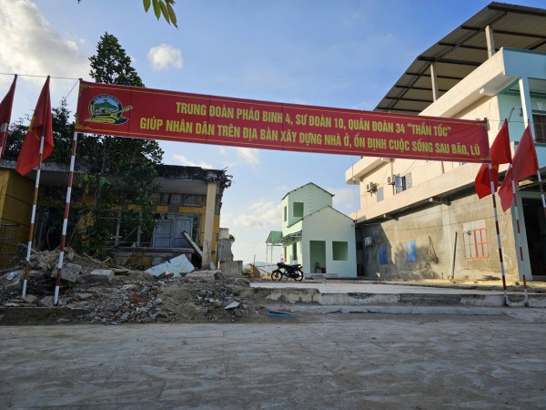 Tái thiết vùng rốn lũ: Mùa xuân đến sớm ở sông Ba