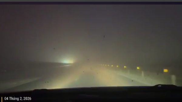 Tạm cấm đường cao tốc Mai Sơn - QL45 do sương mù dày đặc