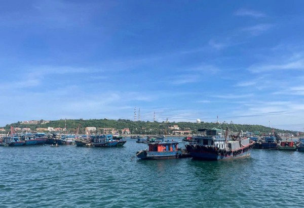 Tàu cá Hải Phòng chìm trên biển, 2 ngư dân mất tích