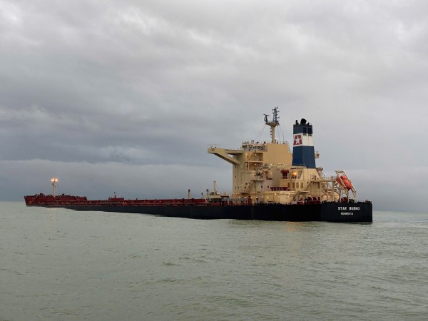 Tàu chở 175.000 tấn quặng sắt mắc cạn: Ưu tiên xử lý 2.200 khối dầu trên tàu Tàu chở 175.000 tấn quặng sắt mắc cạn: Ưu tiên xử lý 2.200 khối dầu trên tàu