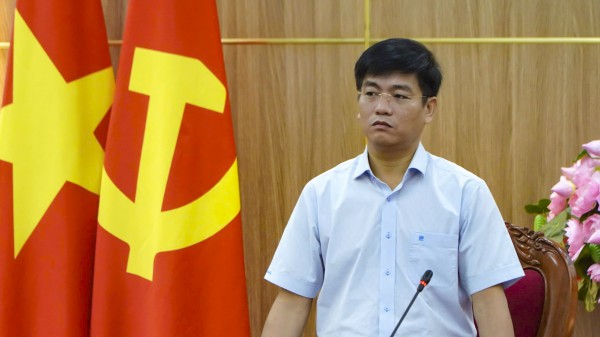 Tàu chở 175.000 tấn quặng sắt mắc cạn: Ưu tiên xử lý 2.200 khối dầu trên tàu Tàu chở 175.000 tấn quặng sắt mắc cạn: Ưu tiên xử lý 2.200 khối dầu trên tàu