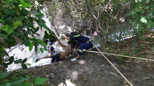 Tây Ninh: Phát hiện 3 thi thể trong 1 gia đình nổi trên đường thoát nước thải