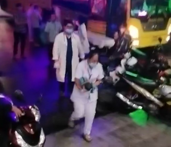 Thai phụ chuyển dạ trên cao tốc Trung Lương - Mỹ Thuận, CSGT 'mở đường" đưa đến bệnh viện Thai phụ chuyển dạ trên cao tốc Trung Lương - Mỹ Thuận, CSGT 'mở đường" đưa đến bệnh viện