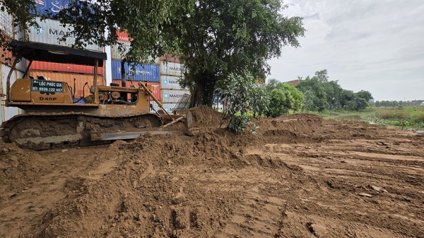 Thâm nhập 'đại công trường' san lấp trái phép: San lấp vô tội vạ