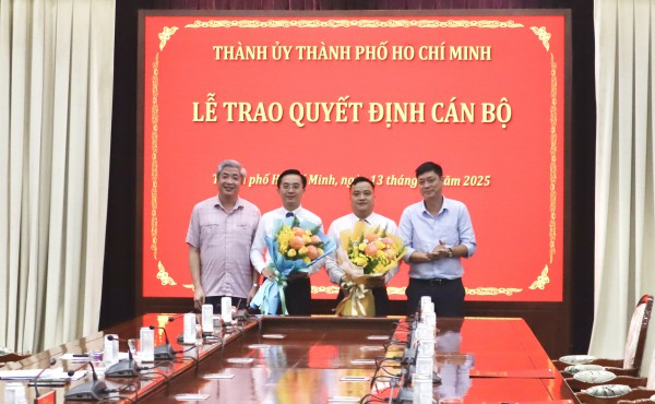 Thành ủy TP.HCM bổ nhiệm 2 thư ký Bí thư Trần Lưu Quang Thành ủy TP.HCM bổ nhiệm 2 thư ký Bí thư Trần Lưu Quang