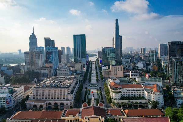 Thành ủy TP.HCM đánh giá, sắp xếp cán bộ thường xuyên