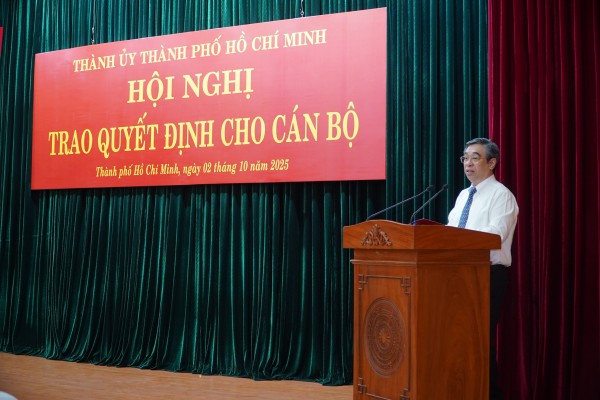 Thành ủy TP.HCM tiếp tục đưa cán bộ thành phố về phường, xã Thành ủy TP.HCM tiếp tục đưa cán bộ thành phố về phường, xã