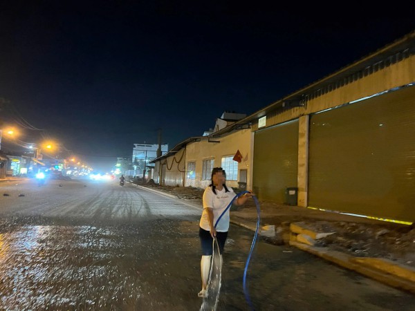 Thi công đường Lò Lu, người dân 'sống chung với bụi' suốt nhiều tháng