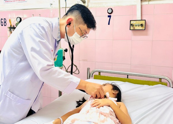 Thông tin mới vụ nghi ngộ độc thực phẩm tại Trường tiểu học Bình Quới Tây Thông tin mới vụ nghi ngộ độc thực phẩm tại Trường tiểu học Bình Quới Tây