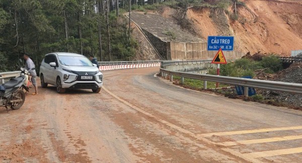 Thông xe đèo D’Ran sau hơn 40 ngày bị sạt lở nghiêm trọng Thông xe đèo D’Ran sau hơn 40 ngày bị sạt lở nghiêm trọng