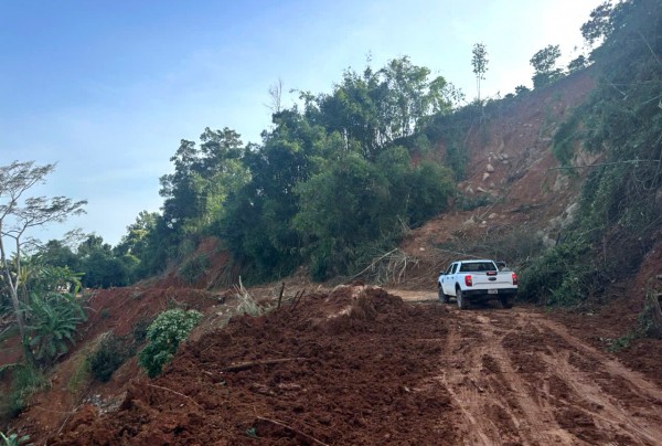 Thông xe đèo Gia Bắc sau 5 ngày tê liệt do sạt lở Thông xe đèo Gia Bắc sau 5 ngày tê liệt do sạt lở