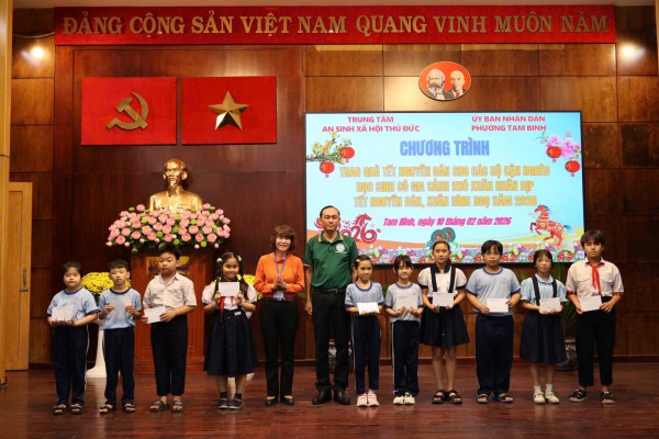 'Thủ Đức nghĩa tình': Hơn 3,9 tỉ đồng chăm lo tết cho người yếu thế