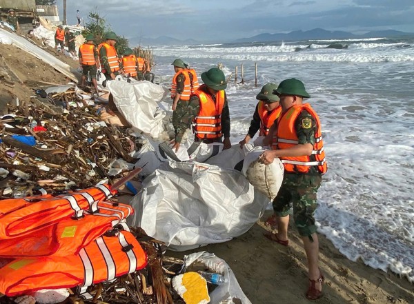 'Thử thách kép' ở miền Trung 'Thử thách kép' ở miền Trung