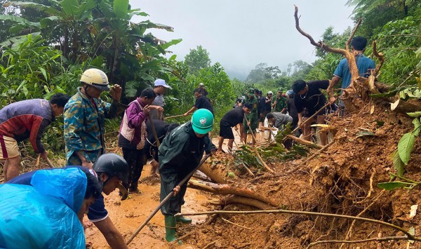 'Thử thách kép' ở miền Trung 'Thử thách kép' ở miền Trung