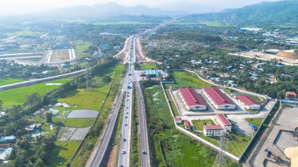 Thứ trưởng Bộ Xây dựng hối thúc giải ngân 400 tỉ đồng cao tốc Hòa Liên - Túy Loan Thứ trưởng Bộ Xây dựng hối thúc giải ngân 400 tỉ đồng cao tốc Hòa Liên - Túy Loan