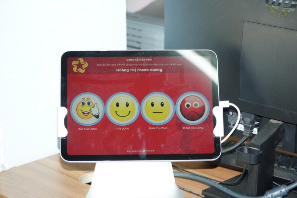 Thủ tục gọn, dân lợi: Cán bộ trẻ nâng cao sự hài lòng người dân