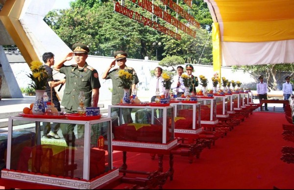 Thủ tướng Lê Minh Hưng dự lễ truy điệu, an táng 28 hài cốt liệt sĩ