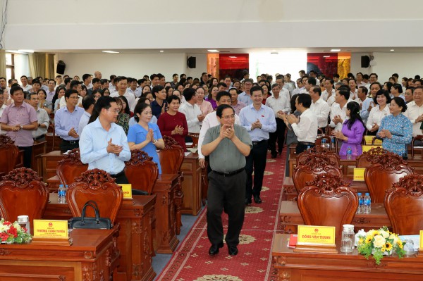 Thủ tướng Phạm Minh Chính: Đào tạo nhân lực y tế và giáo dục phải toàn diện