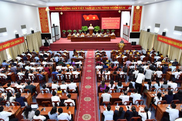 Thủ tướng Phạm Minh Chính: Đào tạo nhân lực y tế và giáo dục phải toàn diện