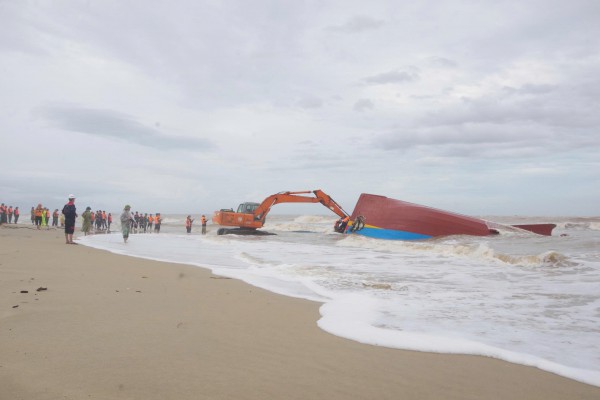 Thường trực Ban Bí thư: Ưu tiên lo cuộc sống bà con bị thiệt hại do bão số 10 Thường trực Ban Bí thư: Ưu tiên lo cuộc sống bà con bị thiệt hại do bão số 10