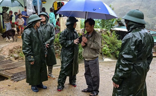 Tiếp cận được 5 thôn bị cô lập ở xã Ngọc Linh, Quảng Ngãi