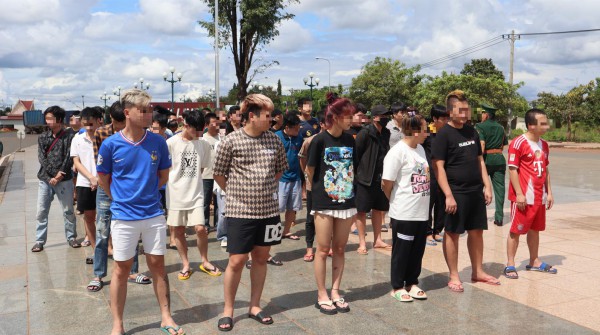 Tiếp nhận 64 công dân Việt Nam chạy thoát khỏi cơ sở lừa đảo trực tuyến Tiếp nhận 64 công dân Việt Nam chạy thoát khỏi cơ sở lừa đảo trực tuyến