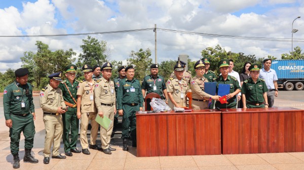 Tiếp nhận 64 công dân Việt Nam chạy thoát khỏi cơ sở lừa đảo trực tuyến Tiếp nhận 64 công dân Việt Nam chạy thoát khỏi cơ sở lừa đảo trực tuyến