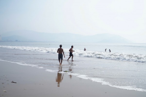 Tìm kiếm học sinh mất tích tại bãi biển Quy Nhơn Tìm kiếm học sinh mất tích tại bãi biển Quy Nhơn