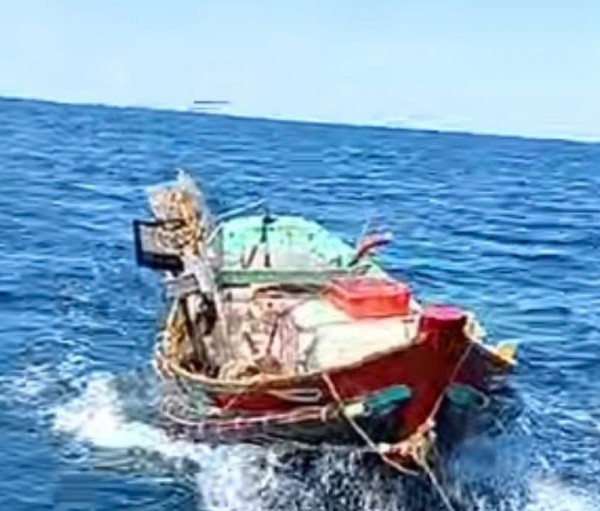 Tìm thấy thi thể ngư dân sau gần một ngày mất tích, ghe trôi dạt trên biển Tìm thấy thi thể ngư dân sau gần một ngày mất tích, ghe trôi dạt trên biển