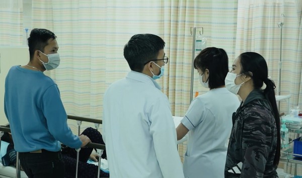 Tình hình bệnh nhân nhập viện nghi ngộ độc sau ăn bánh mì đến sáng 10.11 Tình hình bệnh nhân nhập viện nghi ngộ độc sau ăn bánh mì đến sáng 10.11