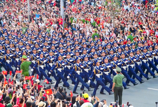 Toàn cảnh buổi tổng duyệt diễu binh, diễu hành ngày 27.4 ở TP.HCM