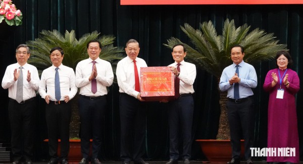 Tổng Bí thư: Quy hoạch TP.HCM cần tính tới tầm nhìn 100 năm Tổng Bí thư: Quy hoạch TP.HCM cần tính tới tầm nhìn 100 năm