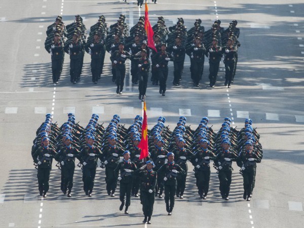 Tổng duyệt diễu binh 30.4 ở TP.HCM nhìn từ Dinh Độc Lập