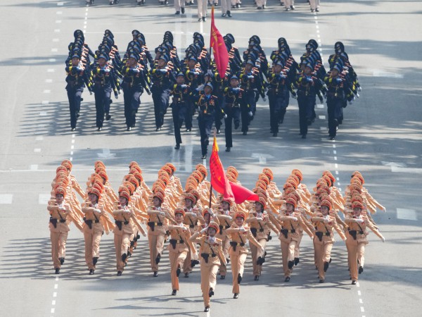 Tổng duyệt diễu binh 30.4 ở TP.HCM nhìn từ Dinh Độc Lập