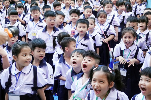 Tranh luận sôi nổi về đồng phục