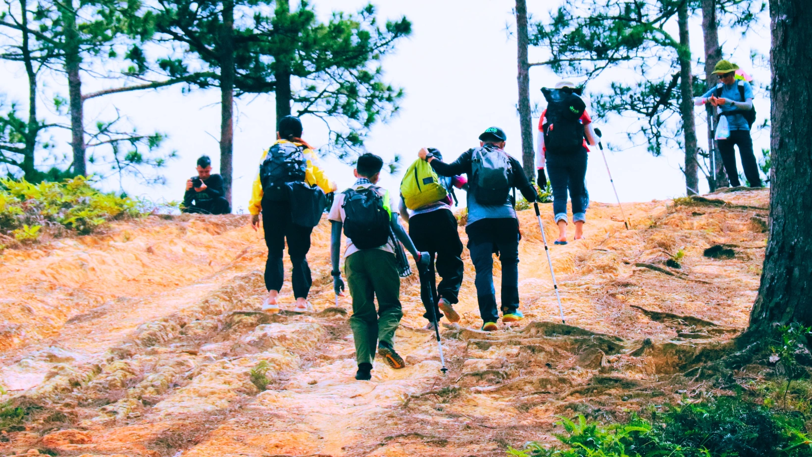 Trekking Tà Năng - Phan Dũng tuyệt đẹp Việt Nam, nhớ rapper Đen Vâu để bao dung