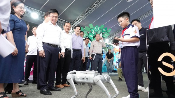 Triển lãm thiết bị công nghệ chiến lược tại Đại hội Đảng bộ TP.HCM Triển lãm thiết bị công nghệ chiến lược tại Đại hội Đảng bộ TP.HCM