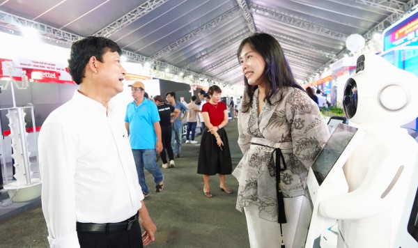 Triển lãm thiết bị công nghệ chiến lược tại Đại hội Đảng bộ TP.HCM Triển lãm thiết bị công nghệ chiến lược tại Đại hội Đảng bộ TP.HCM