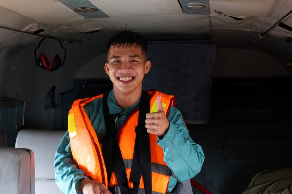 Trực thăng quân sự luyện tập bay treo cứu người tại Rạch Giá