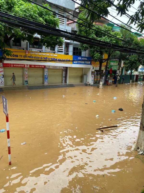 Trung tâm Cao Bằng lại ngập do hoàn lưu bão Matmo