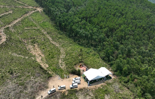 Tưởng niệm 25 năm vụ tai nạn trực thăng làm 16 người hy sinh tại Quảng Trị Tưởng niệm 25 năm vụ tai nạn trực thăng làm 16 người hy sinh tại Quảng Trị