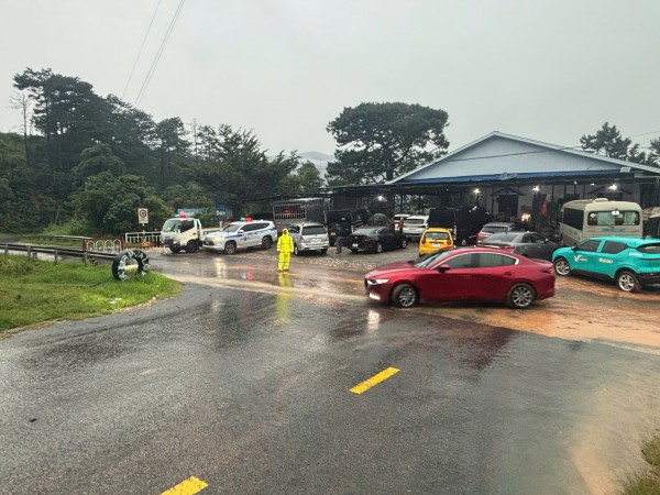 Tuyến Đà Lạt - Nha Trang lưu thông thế nào khi cấm đèo Prenn, đèo Khánh Lê?