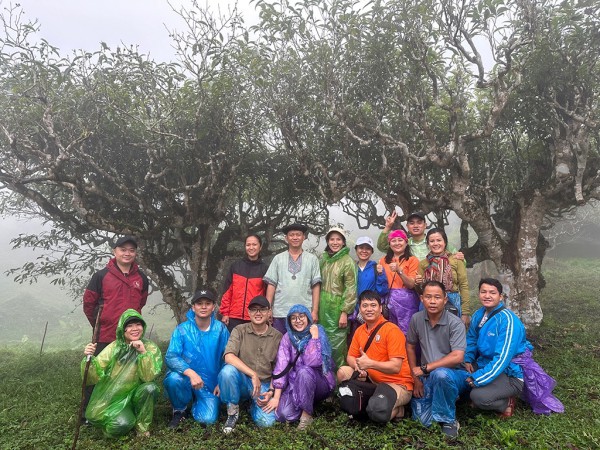 Uống trà đi!: Hiểu trà, hồn nhiên làm việc nghĩa Uống trà đi!: Hiểu trà, hồn nhiên làm việc nghĩa