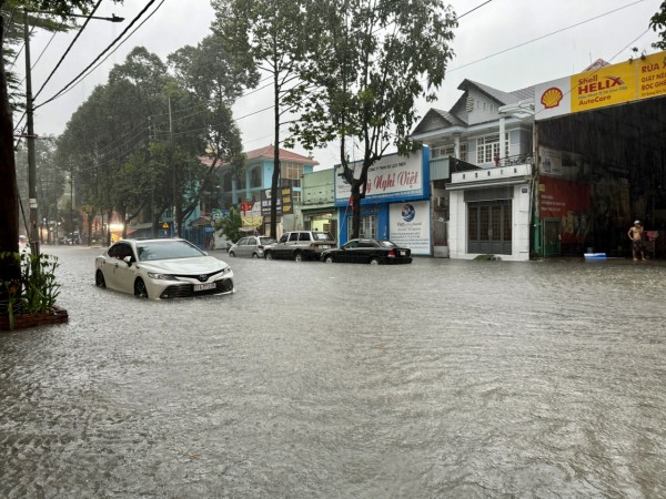 Vấn đề chống ngập nước ở TP.HCM: Ngập kinh niên, vì sao? Vấn đề chống ngập nước ở TP.HCM: Ngập kinh niên, vì sao?