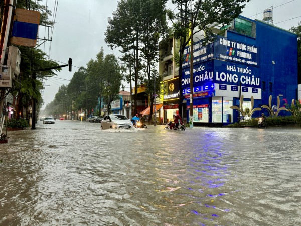 Vấn đề chống ngập nước ở TP.HCM: Ngập kinh niên, vì sao? Vấn đề chống ngập nước ở TP.HCM: Ngập kinh niên, vì sao?