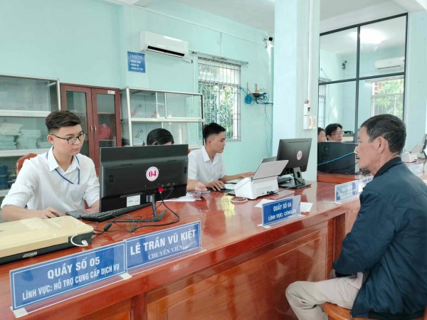 Vận hành chính quyền địa phương 2 cấp tại miền Tây: Thủ tục hành chính ra sao? Vận hành chính quyền địa phương 2 cấp tại miền Tây: Thủ tục hành chính ra sao?