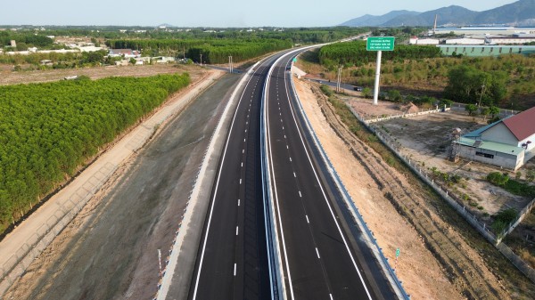 Vì sao cao tốc Biên Hòa - Vũng Tàu chưa kịp khai thác tạm trong tháng 3.2026? Vì sao cao tốc Biên Hòa - Vũng Tàu chưa kịp khai thác tạm trong tháng 3.2026?