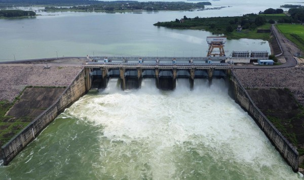 Vì sao thủy điện lớn nhất miền Nam tăng xả lũ lên 800 m3/s? Vì sao thủy điện lớn nhất miền Nam tăng xả lũ lên 800 m3/s?